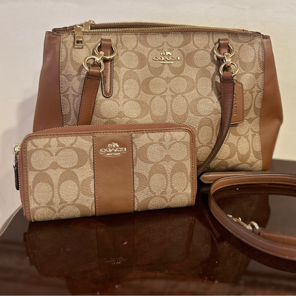 Coach Signature Leather Tan/Brown Crossbody/Satchel Bag/ and wallet set